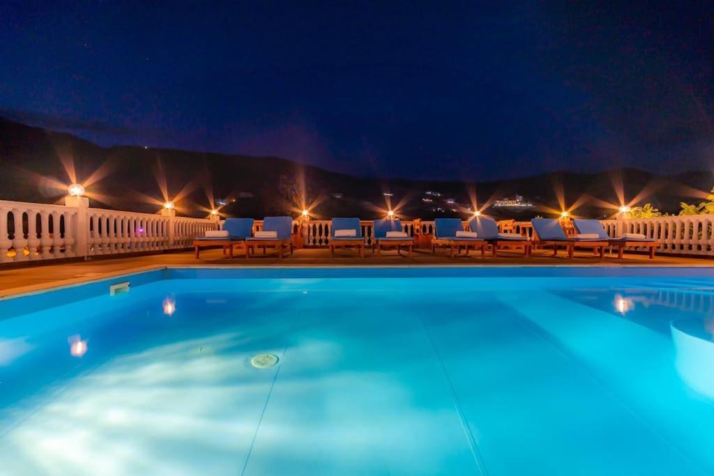 Luxury 3 - Goro, Pool, Parking And *