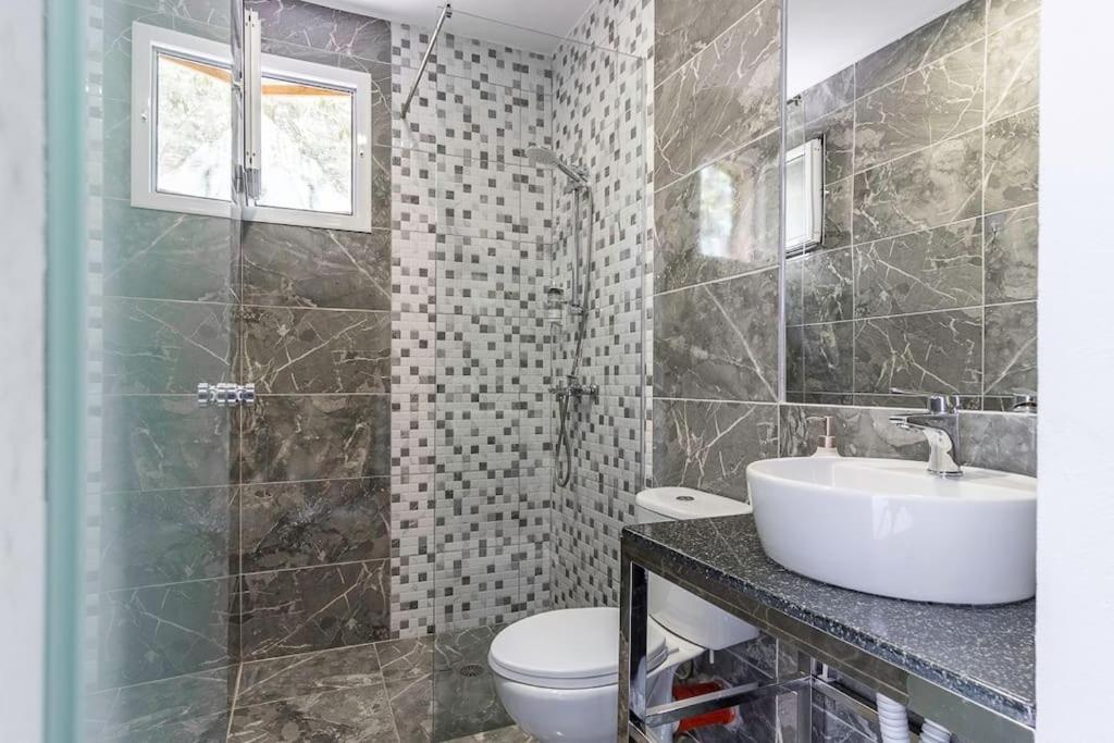 Luxury 3 - Goro, Pool, Parking And * Himara