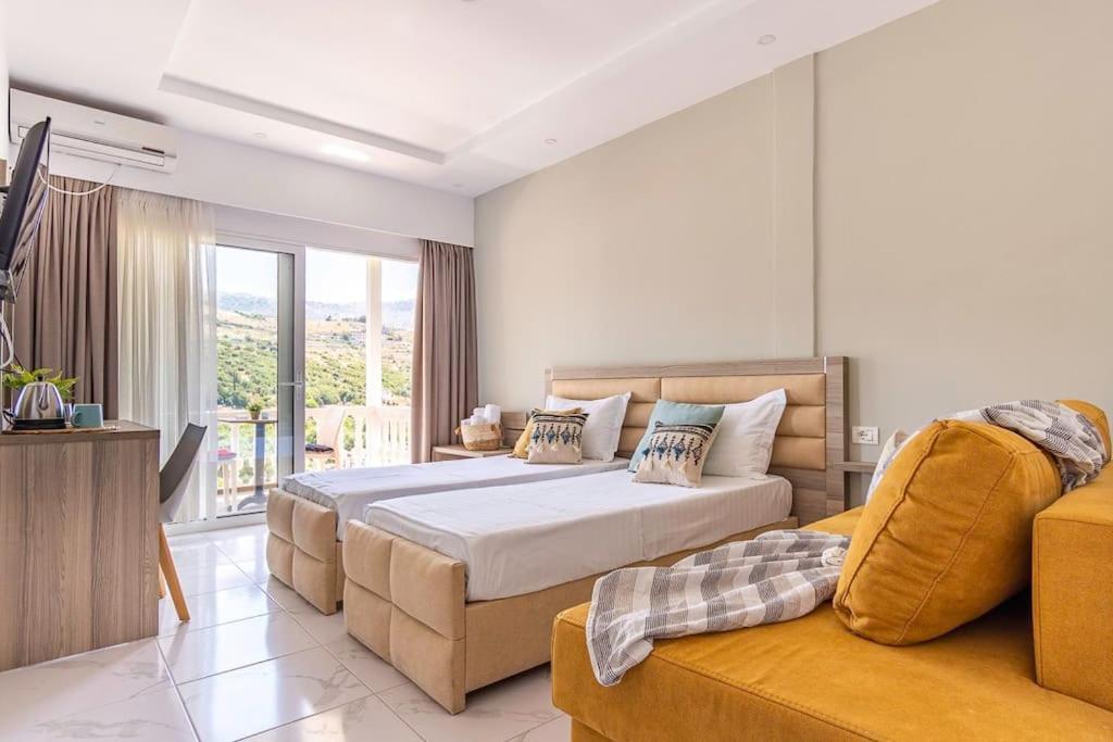Luxury 3 - Goro, Pool, Parking And Apartment Himare